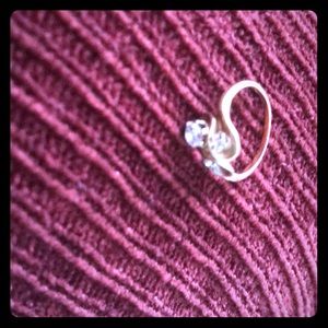 Ring 14kt approx 1/2 kt and two 1/3 kt diamonds.